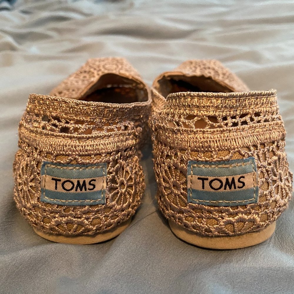 Size 5.5 Gray Crotchet lace slip on canvas Toms